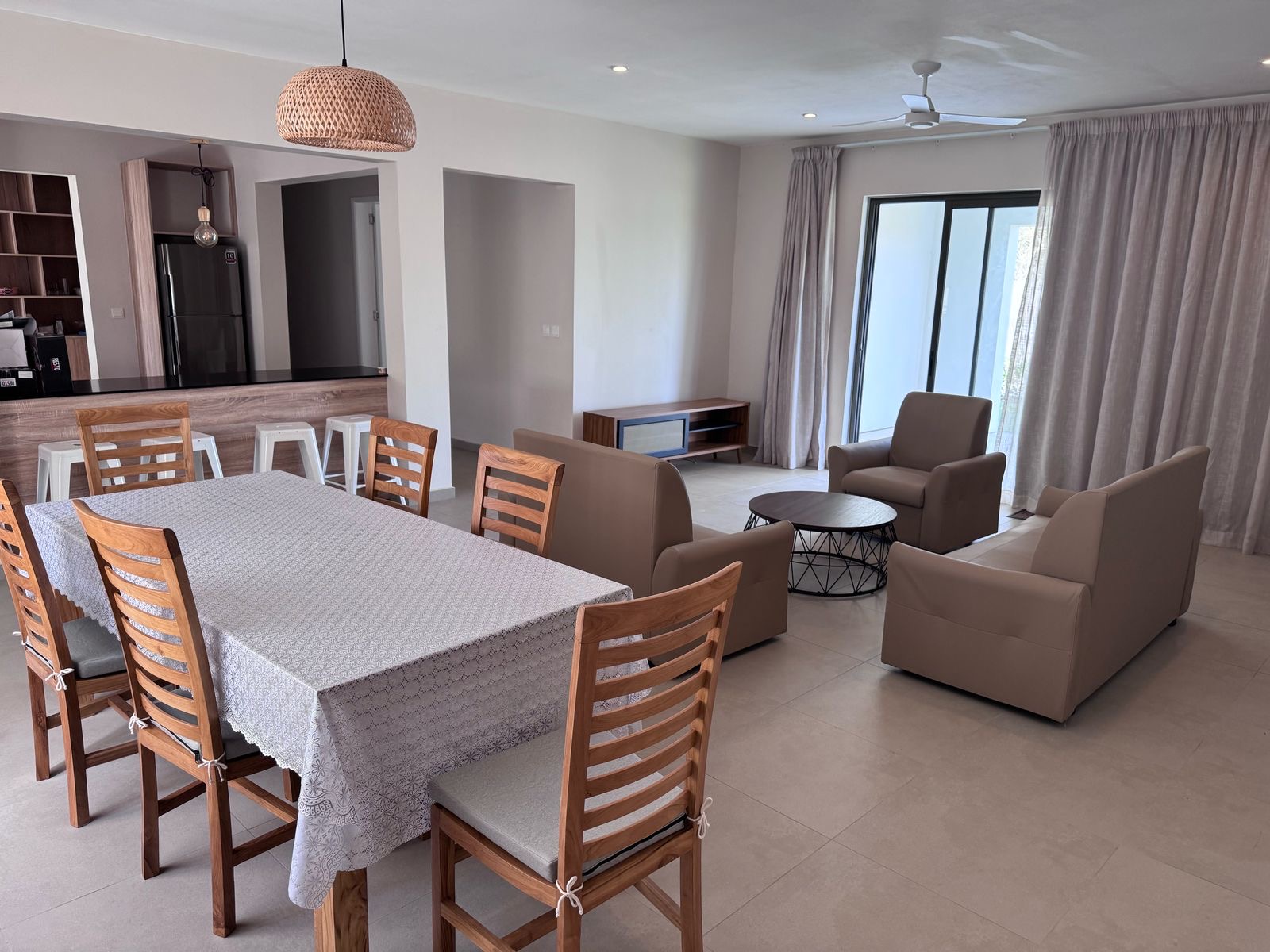 Stunning 3-Bedroom Apartment in Grand Baie with Pool Access