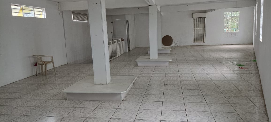 Commercial building for rent – Triolet Main Road