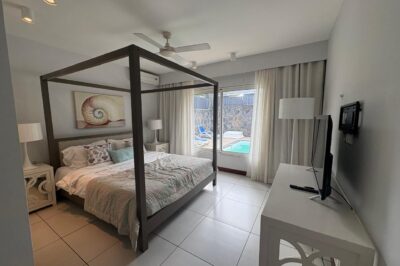 Beautiful modern villa on the beach – second position for rent
