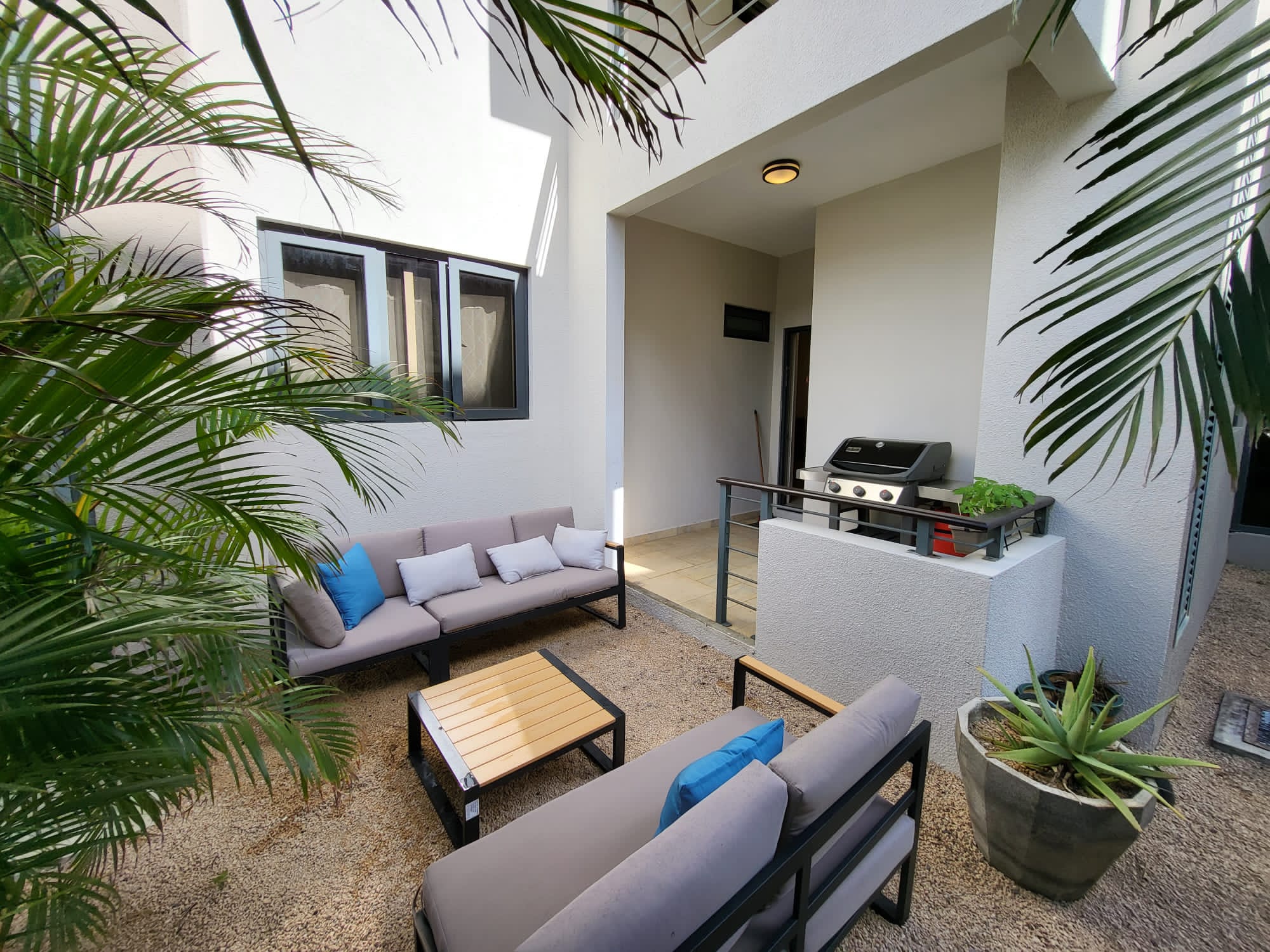 Unique Occasion for this modern apartment !