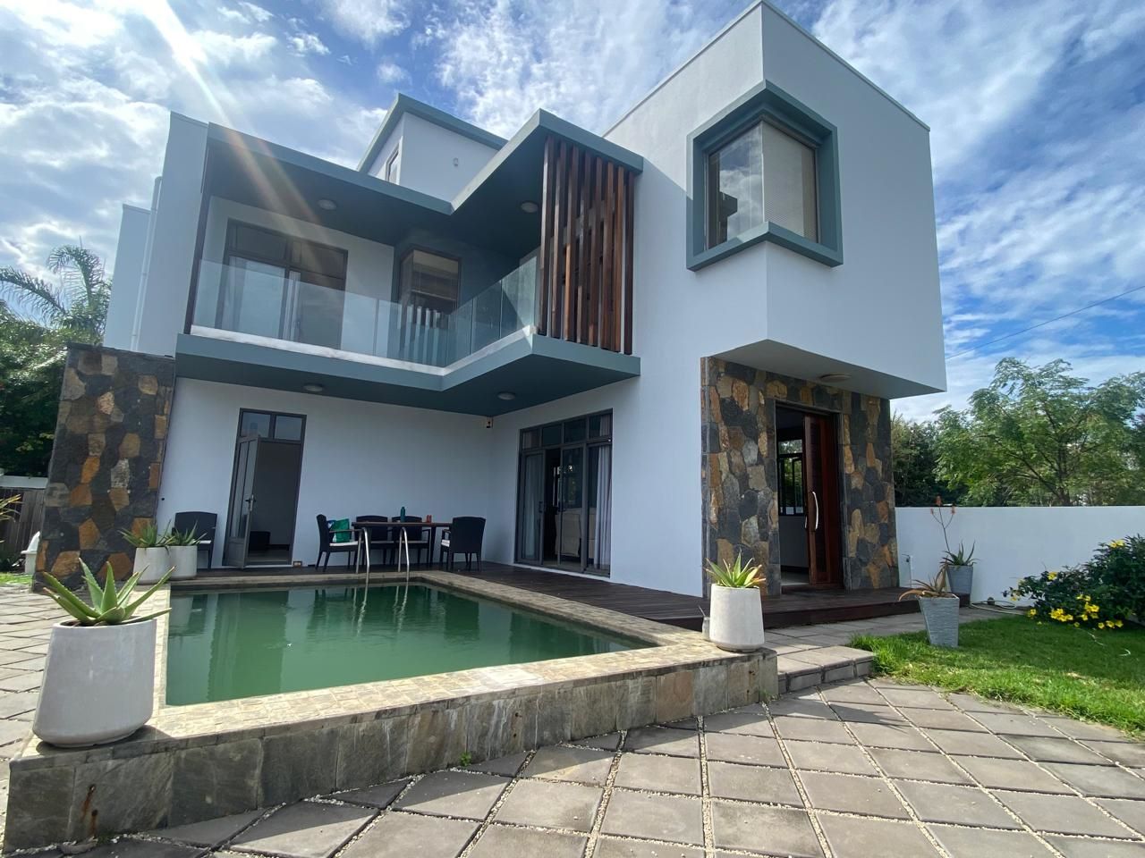 Villa for rent with private Swimming Pool in Calodyne