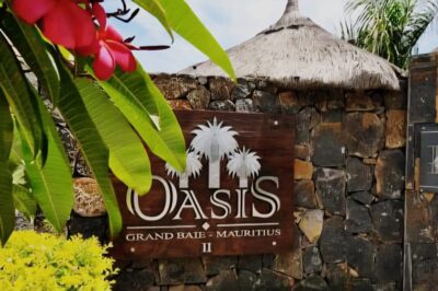 Pereybere Paradise: Stylish 3-Bedroom Villa with Pool & Garden