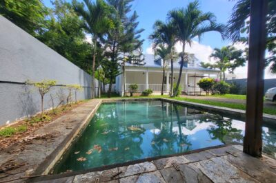 Spacious 5-Bedroom Villa with Swimming Pool & Basketball Court – Pereybère