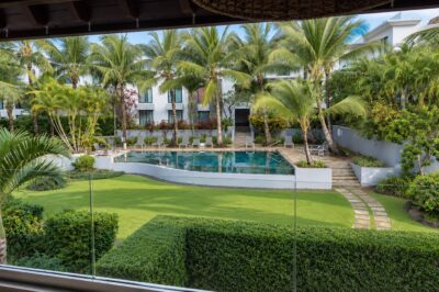 Modern 2-Bedroom Furnished Apartment for Rent in Roches Noires