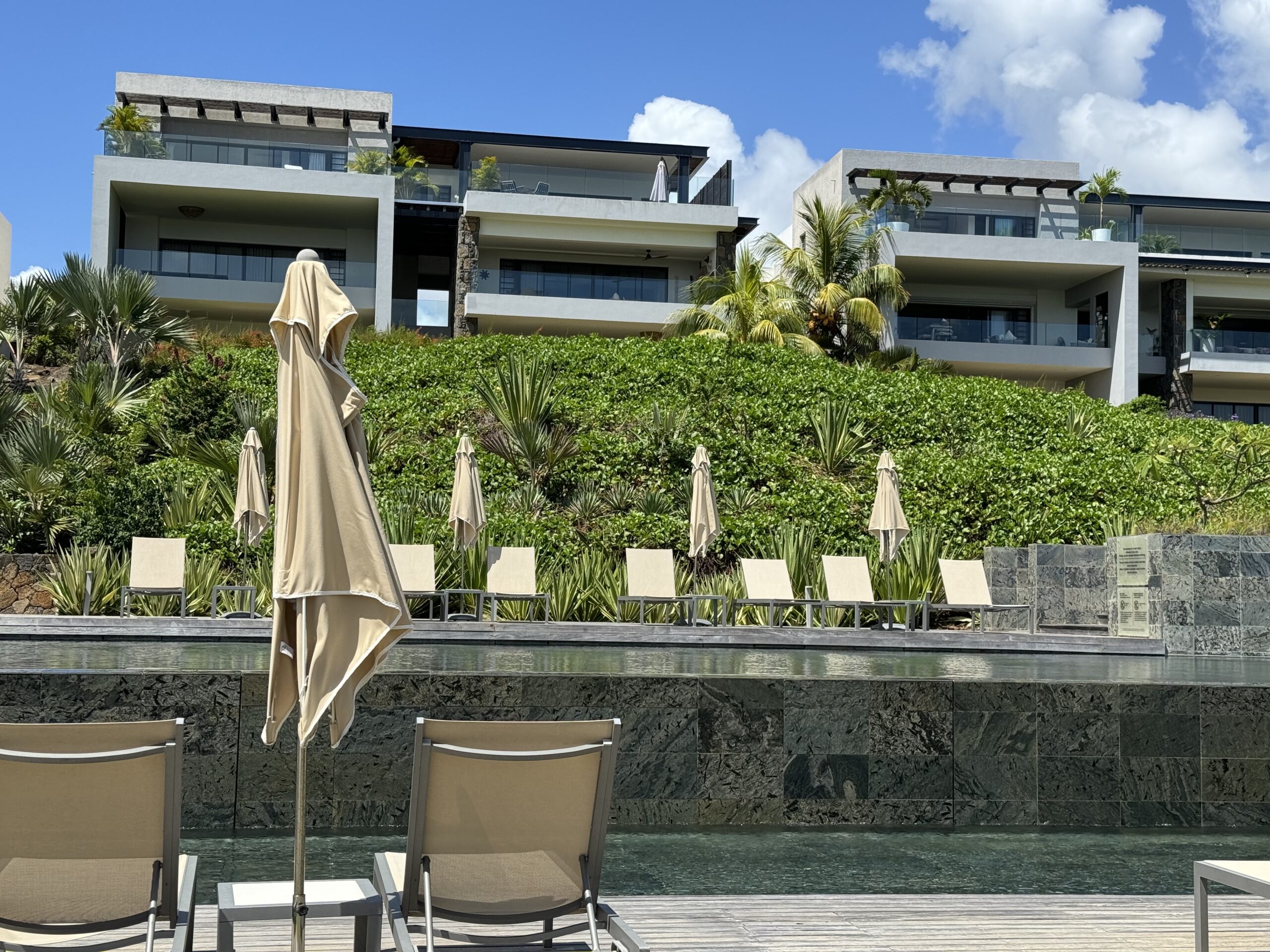Elegant and modern Residence with Sea view – Foreigners can Buy !