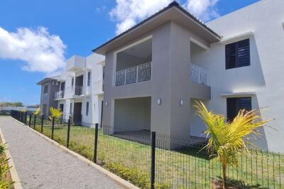 Spacious 3-Bedrooms Apartment in Grand Baie with Pool Access