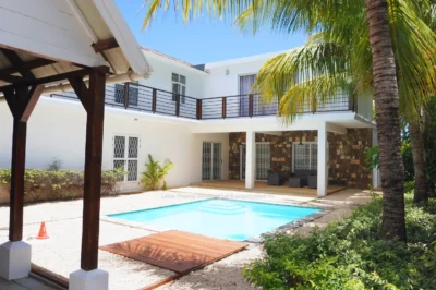 Villa for sale – Pointe aux Canonniers – Local buyers only